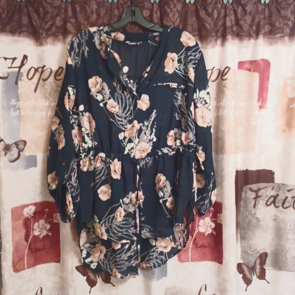 Hi/Lo Floral Print Blouse